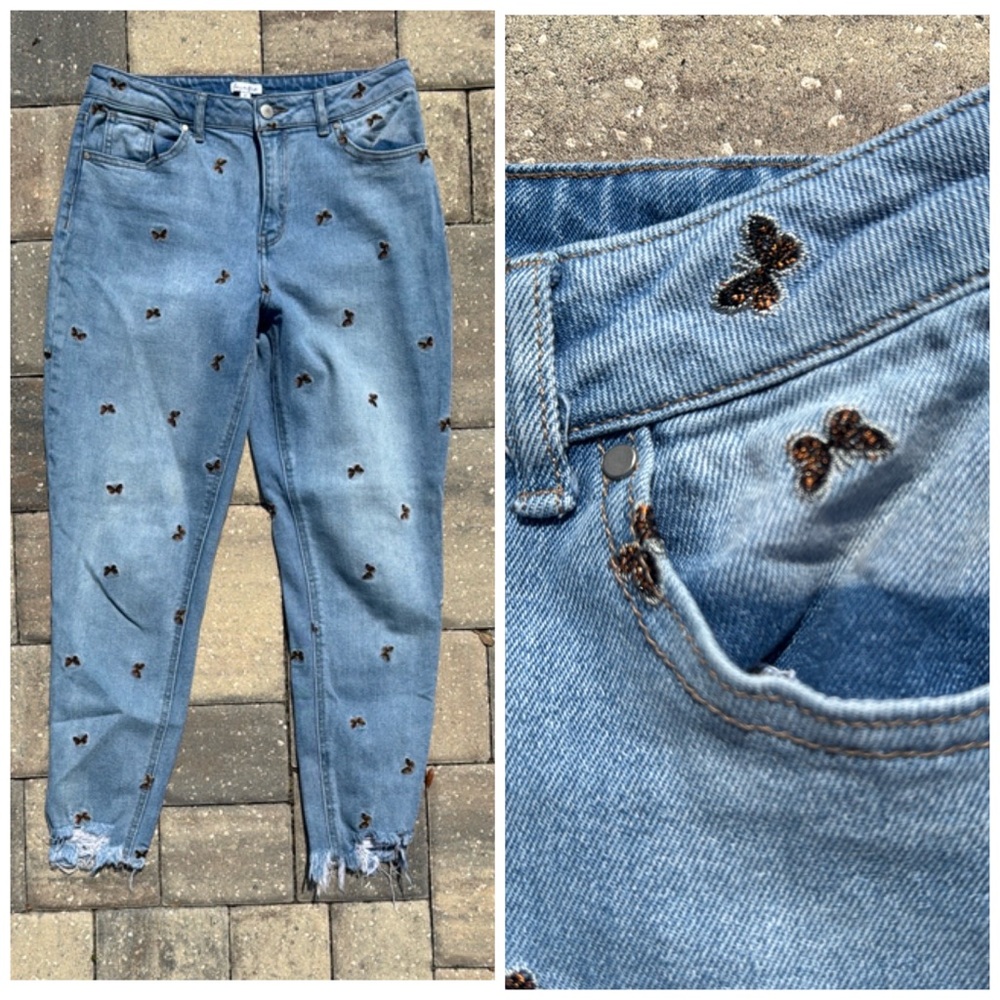 Love Fire Blue Cropped Butterfly Embroidered Jeans Size 9